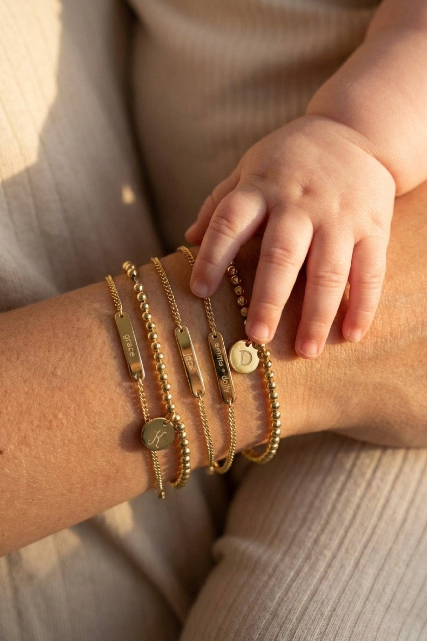 Engraved Circle Charm Beaded Bracelet