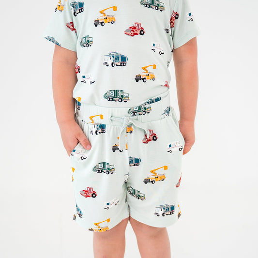 Drawstring Short in City Vehicles