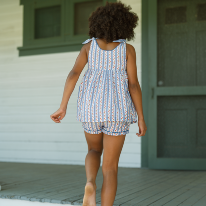 girls strawberry patch tie knot tank and short set