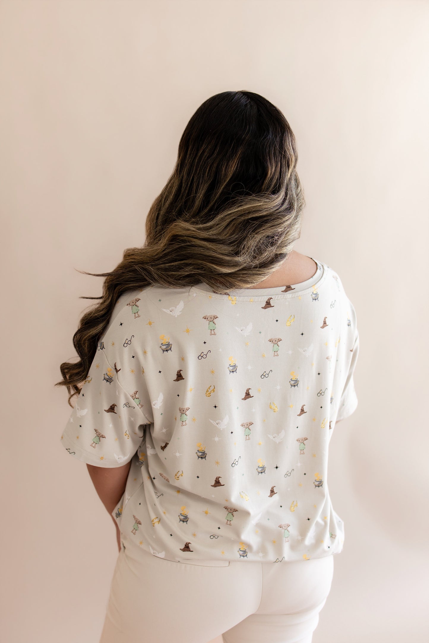 Women's Relaxed Fit V-Neck in Starry Icon