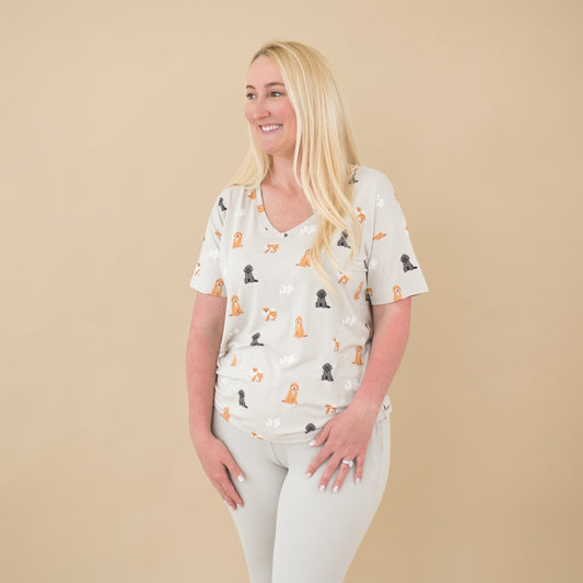 Women’s Relaxed Fit V-Neck in Fluffy Dog