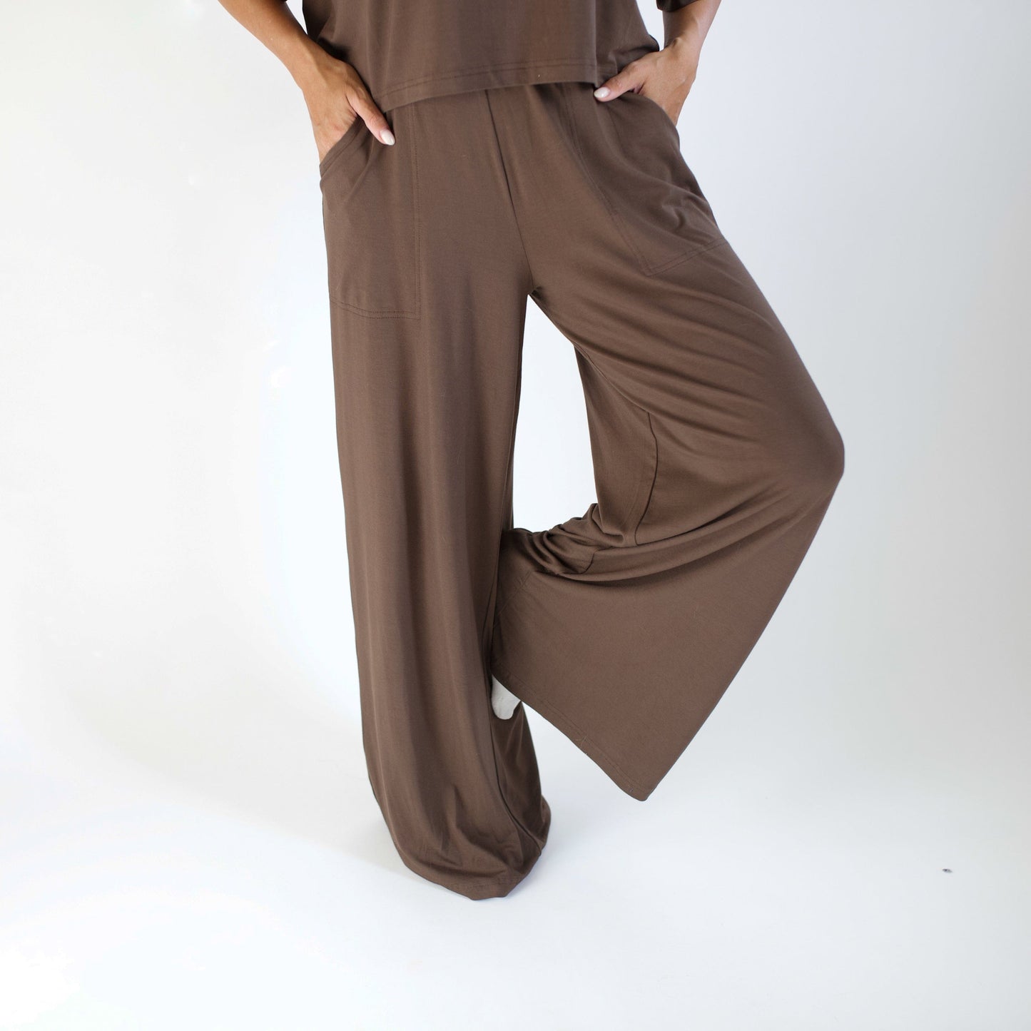 Women's Wide Leg Pant in Espresso