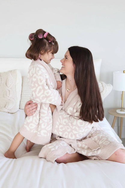CuddleLane™ Adult Robe | Leopard